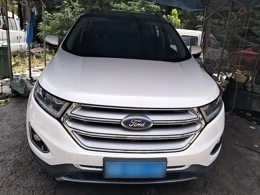 Photo 3 - Ford Edge