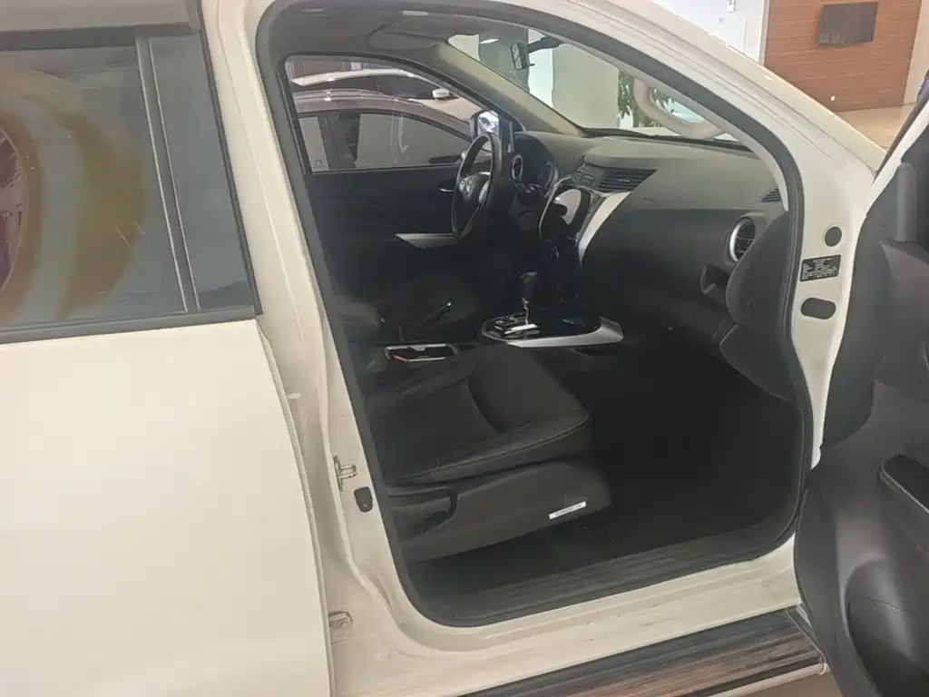 Nissan Terra 2019 2018 2.5L Automatic 2WD Luxury Edition