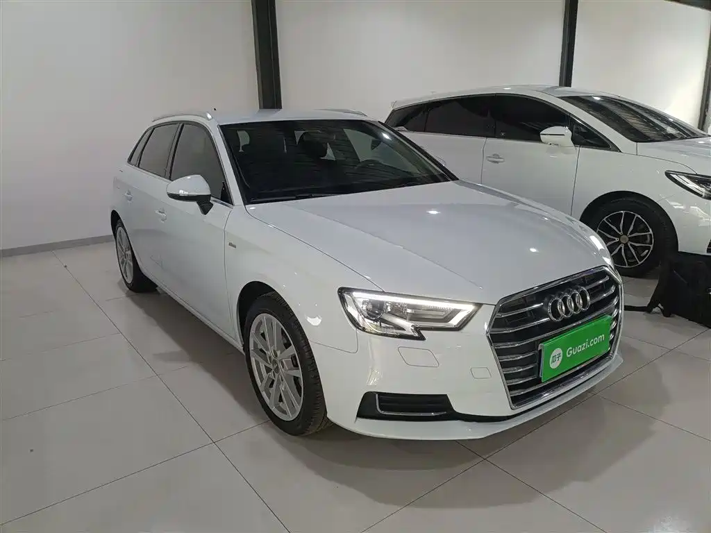 Audi A3 2019 Sportback 35 TFSI Progressive China VI фото 4