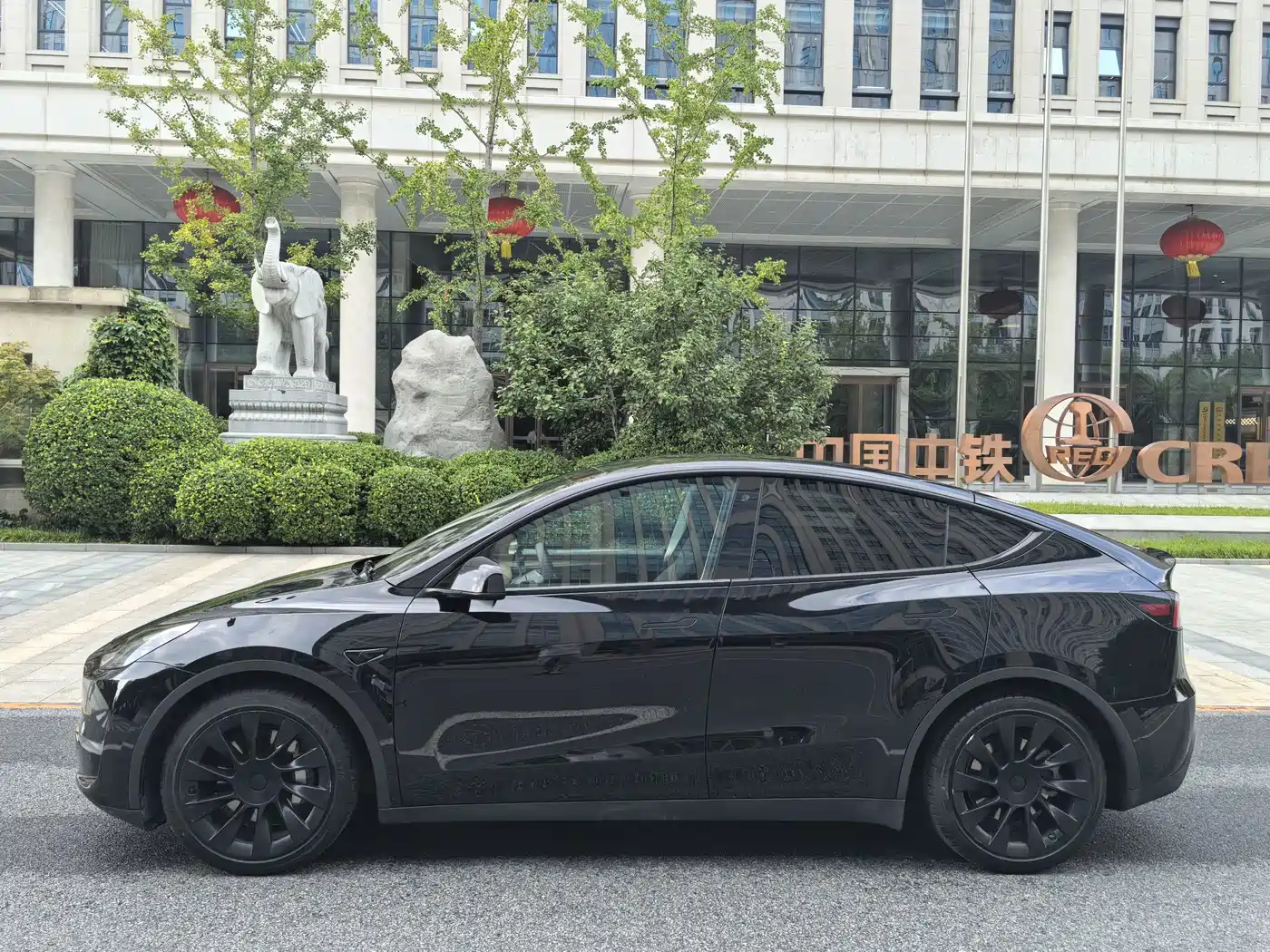 Фото 2 - Tesla Model Y