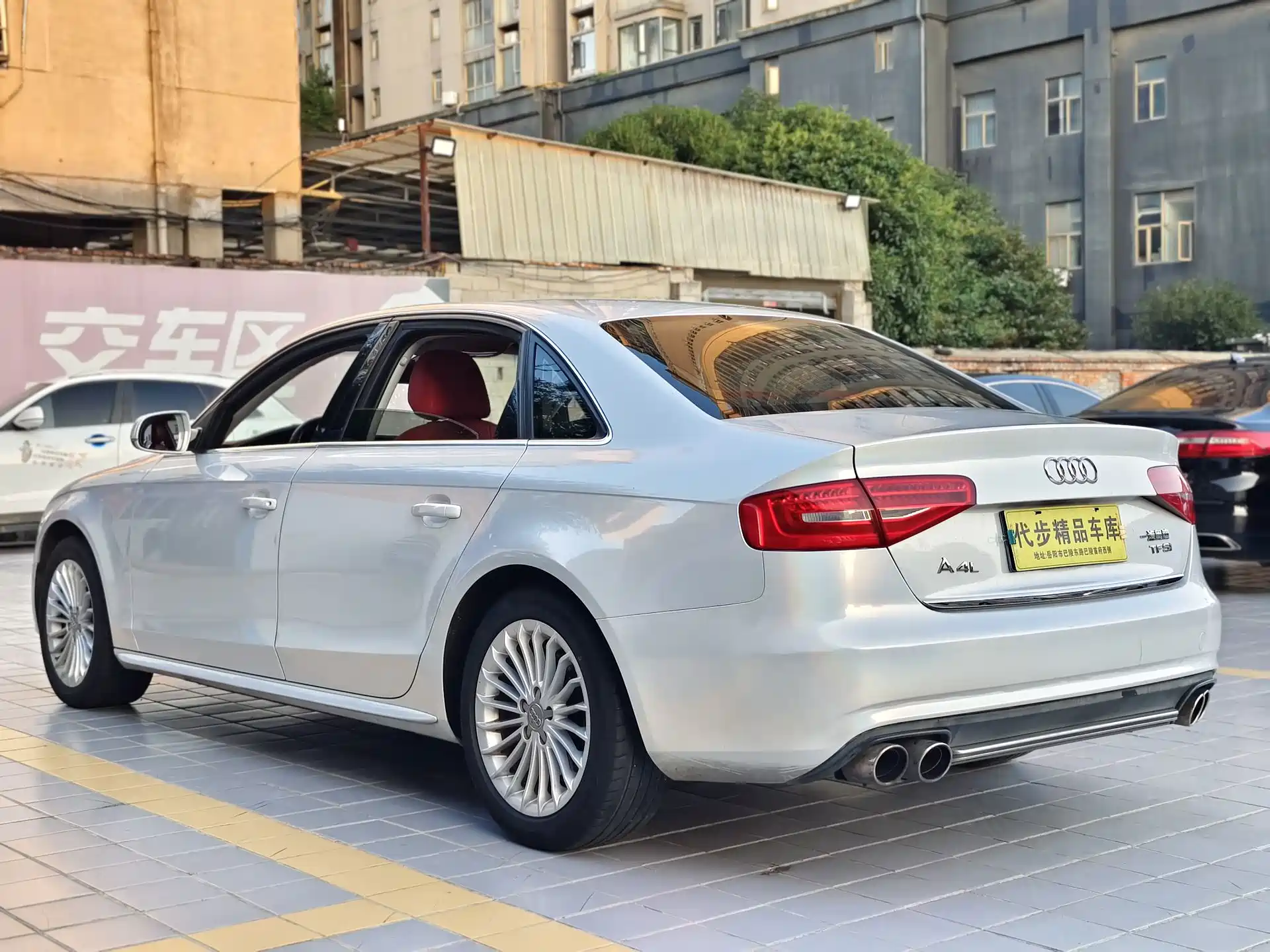 Фото 18 - Audi A4L