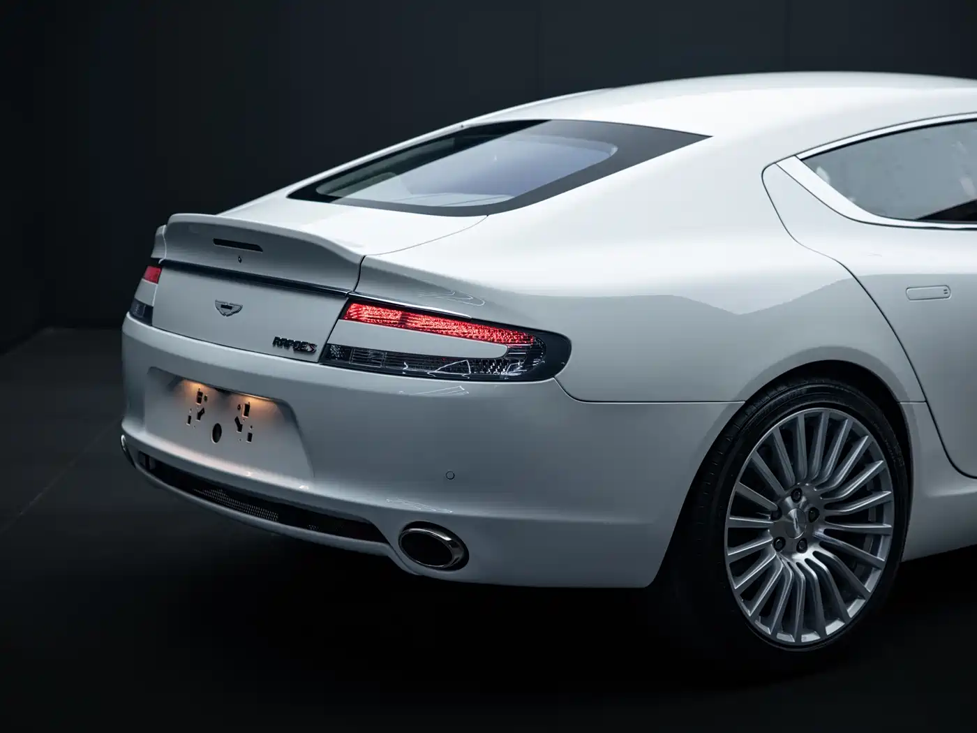 Фото 34 - Aston Martin Rapide