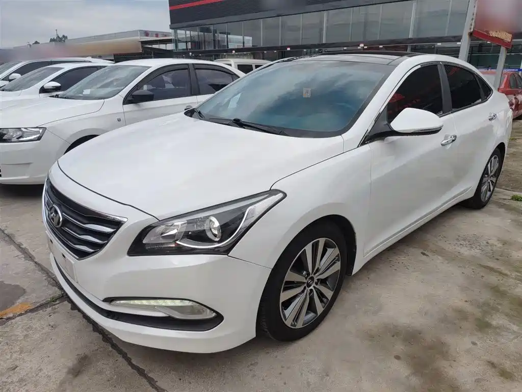 Hyundai Mistra 2014 1.8L Auto Premium DLX