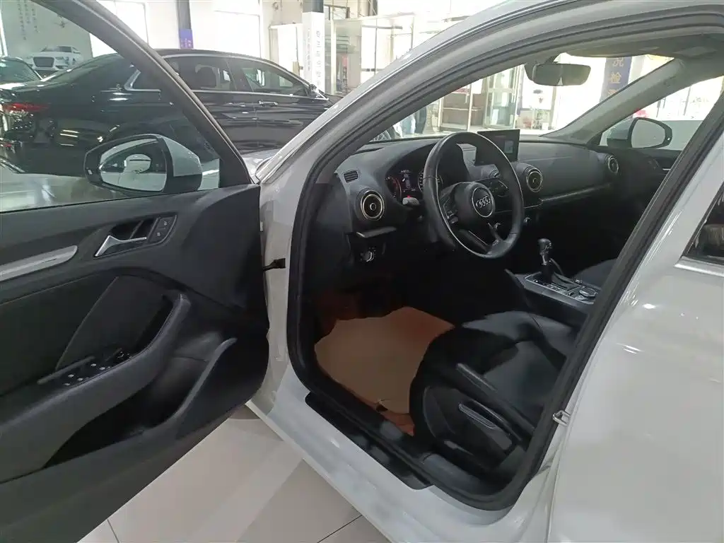 Audi A3 2019 Sportback 35 TFSI Progressive China VI фото 16