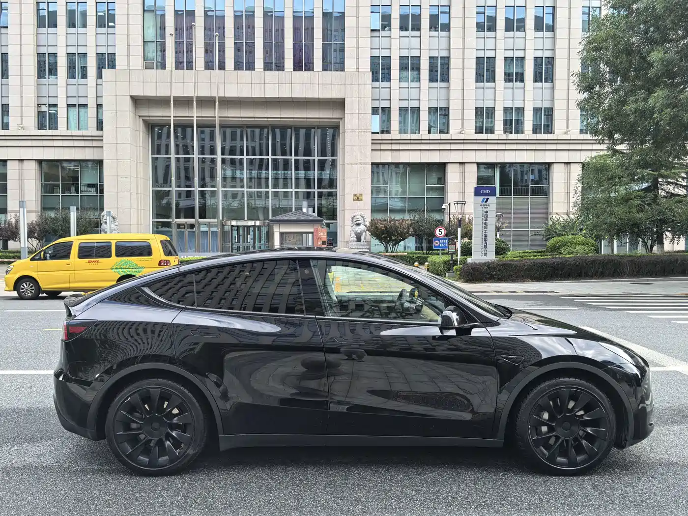 Фото 6 - Tesla Model Y