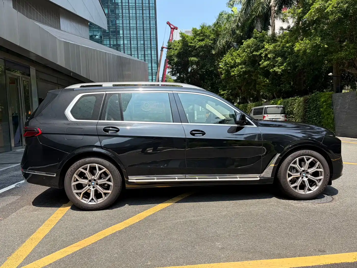 2025 BMW X7