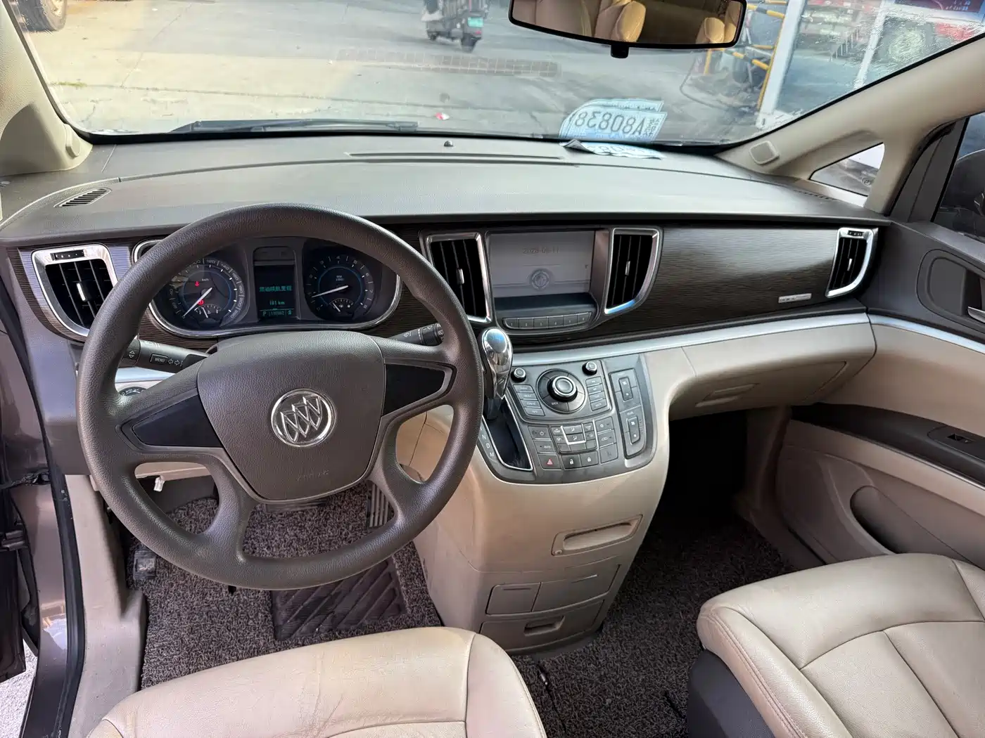 Фото 12 - Buick GL8