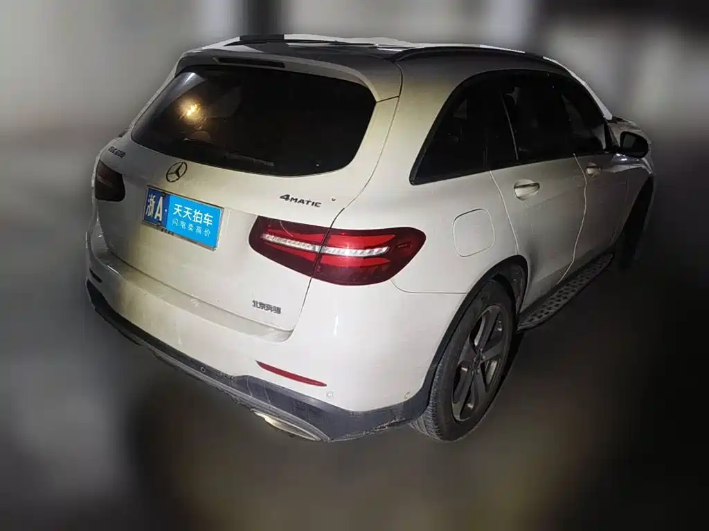 Фото 2 - Mercedes-Benz GLC