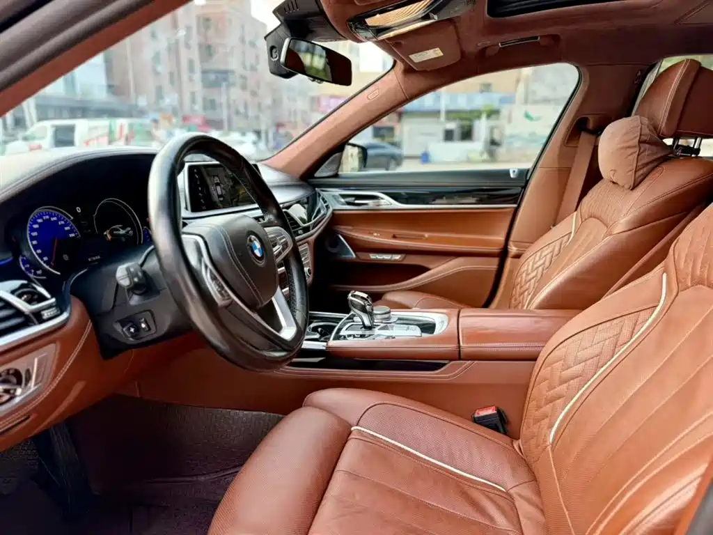 BMW 7 Series 2018 740Li xDrive Premium Type M Sport Package фото 4