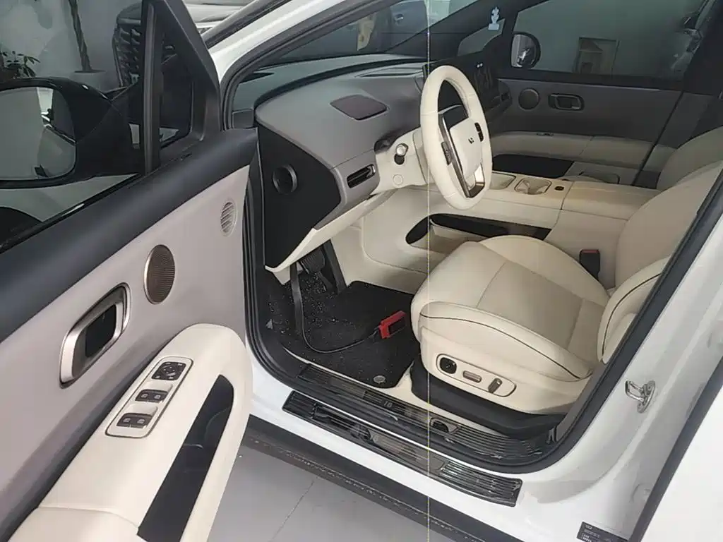 Li Auto i6 2026 2025 2WD Base Model