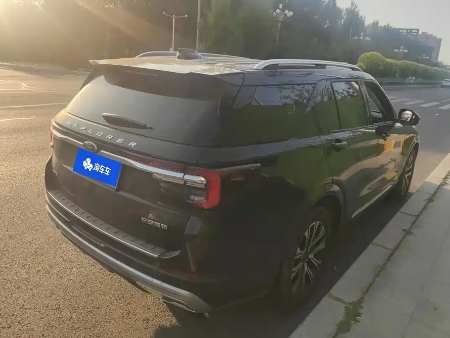 Ford Explorer 2025 2024 2.3T EcoBoost AWD Titanium Edition 7-Seater
