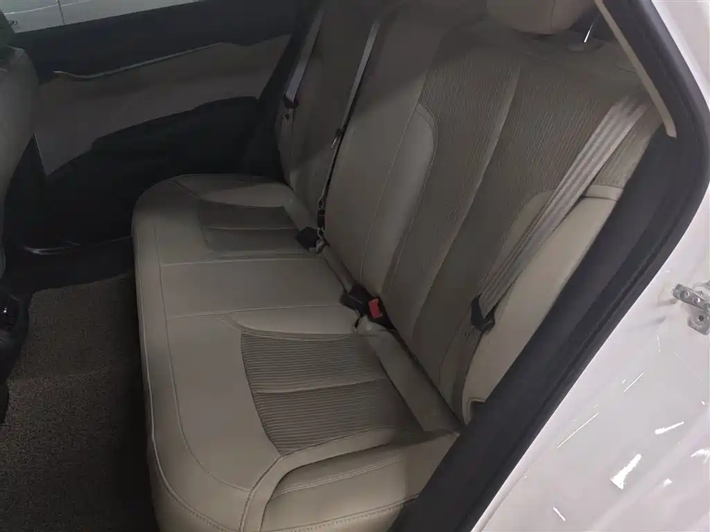 Buick Excelle 2017 15N Automatic Elite фото 13