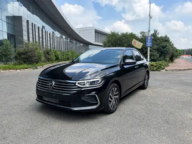 Volkswagen Lavida 2023 280TSI DSG Comfort Edition — фото 1