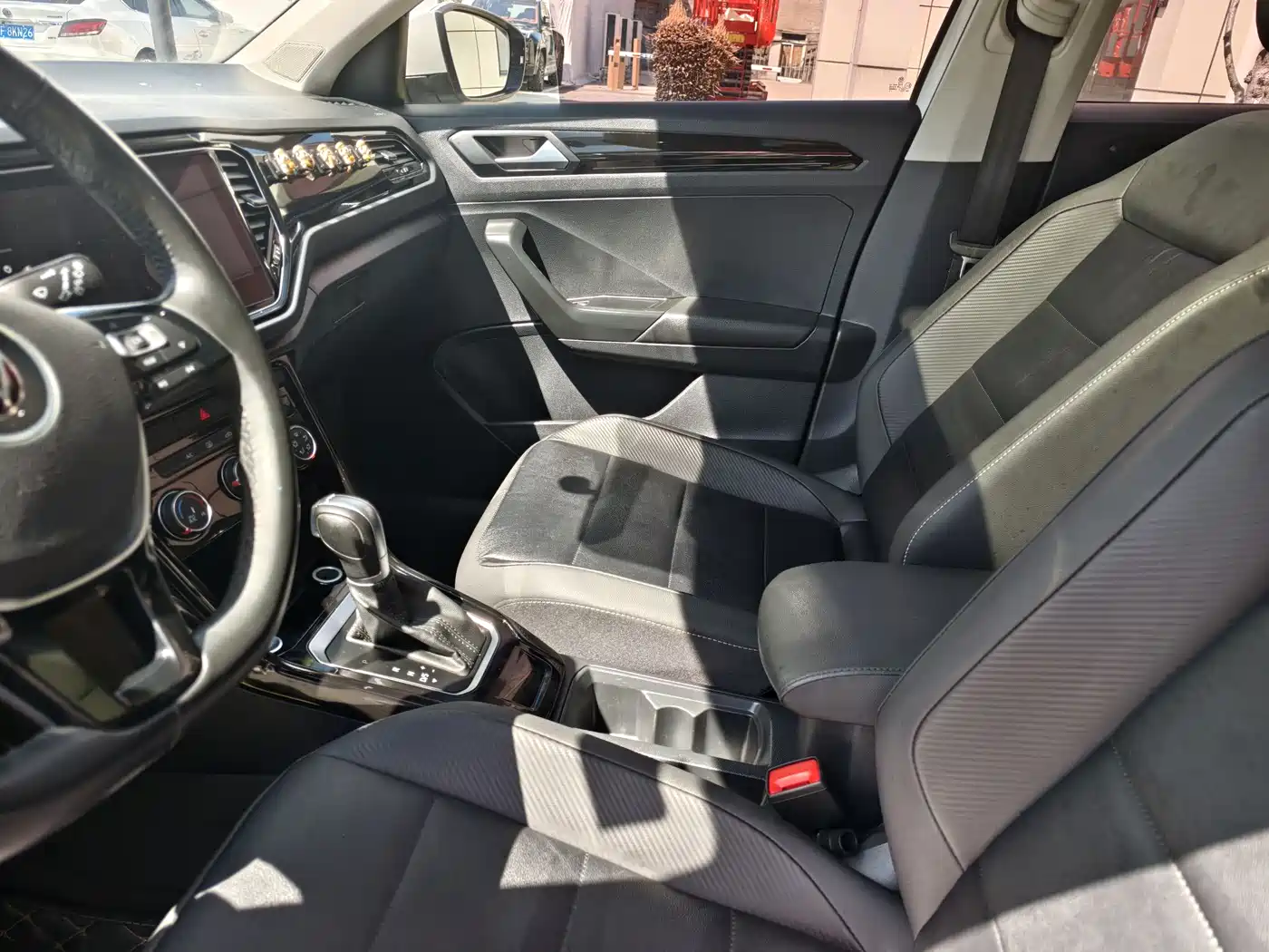 Volkswagen T-ROC 2022 280TSI DSG 2WD Comfort PLUS фото 16