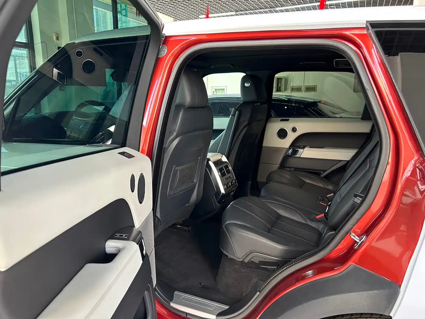 Land Rover Range Rover Sport 2014 5.0 SC V8 Dynamic Genesis Edition фото 10