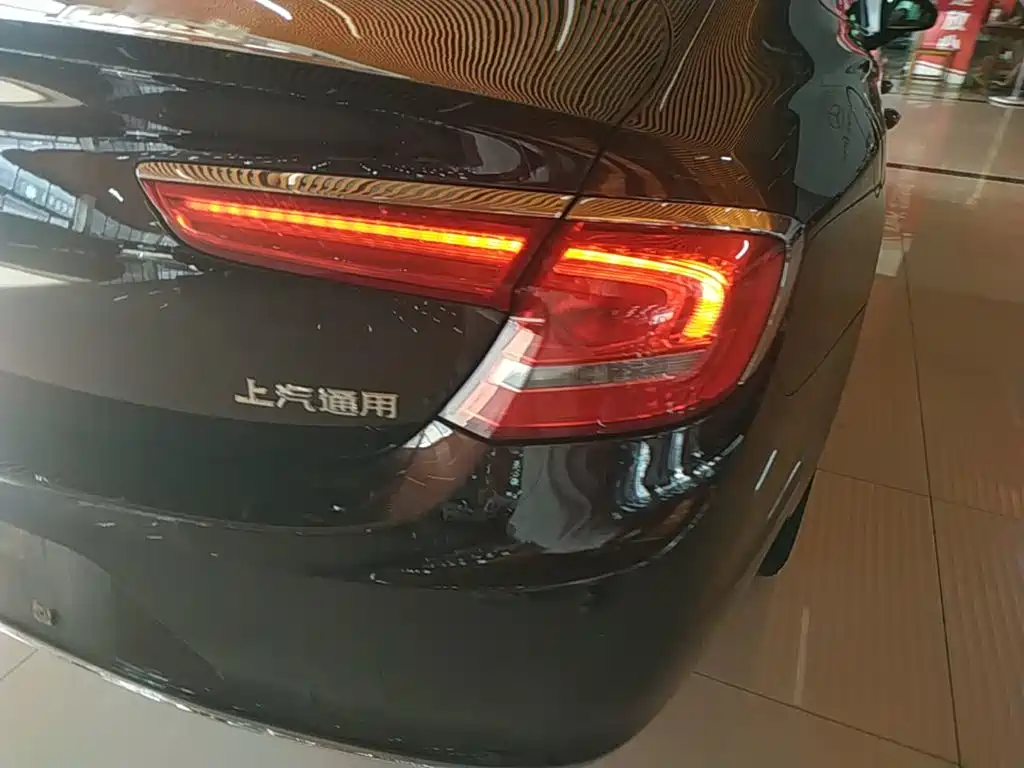 Фото 8 - Buick LaCrosse