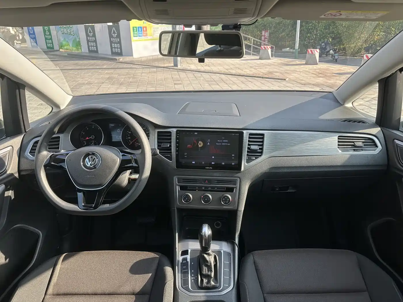Volkswagen Golf Sportsvan 2018 1.6L Automatic Comfort фото 11