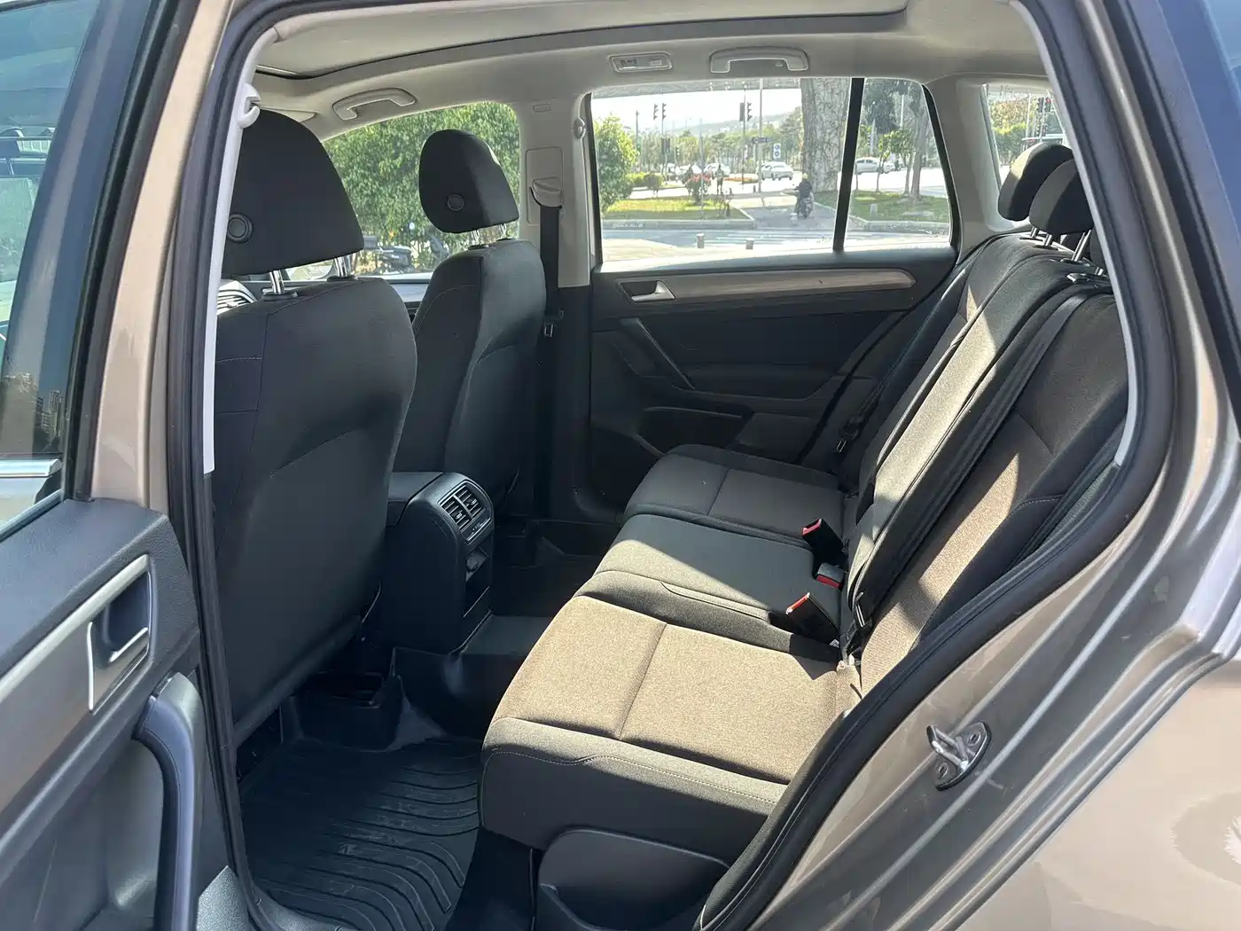 Volkswagen Golf Sportsvan 2018 1.6L Automatic Comfort фото 7