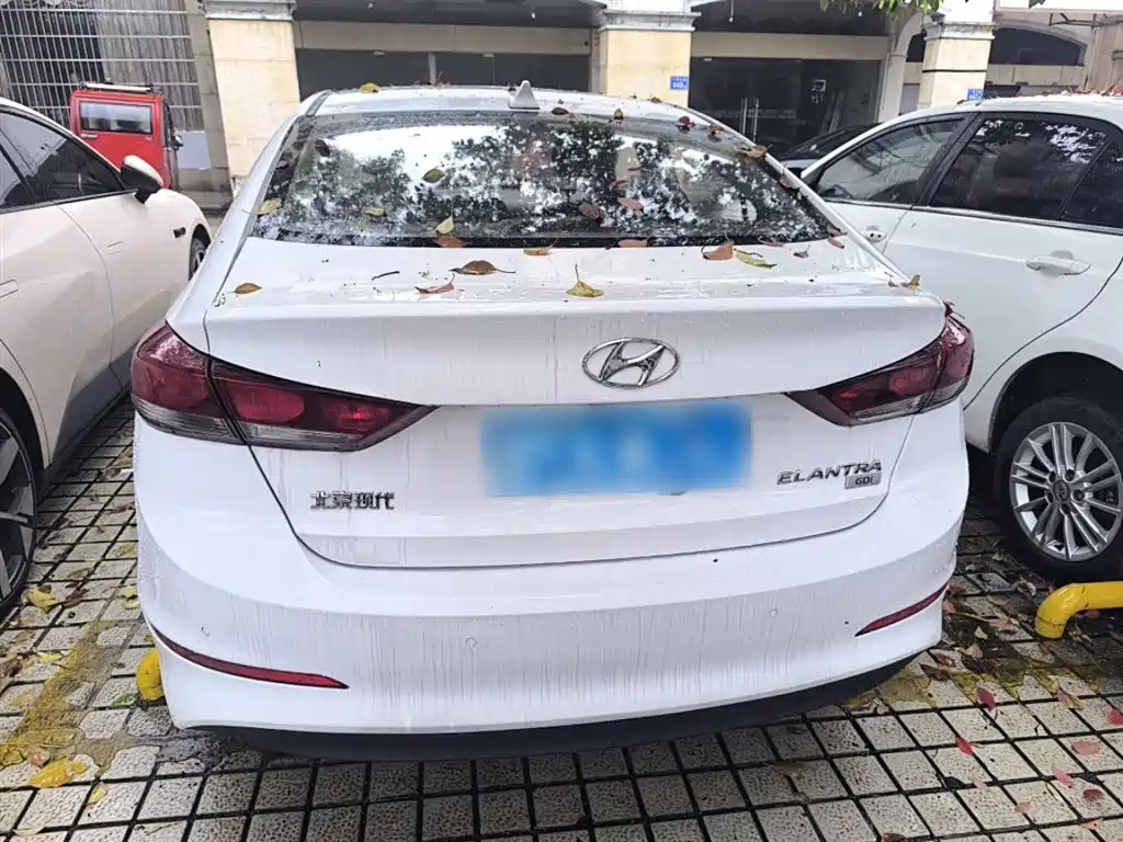 Hyundai Elantra 2018 1.6L Automatic 15th Anniversary Special Edition фото 4