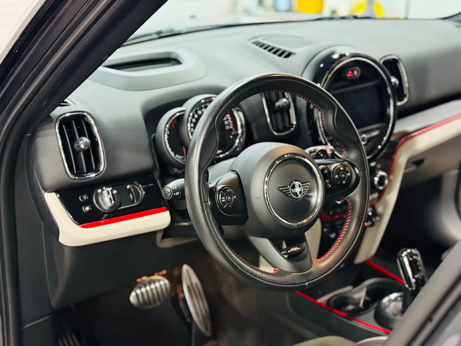 Photo 9 - MINI JCW COUNTRYMAN