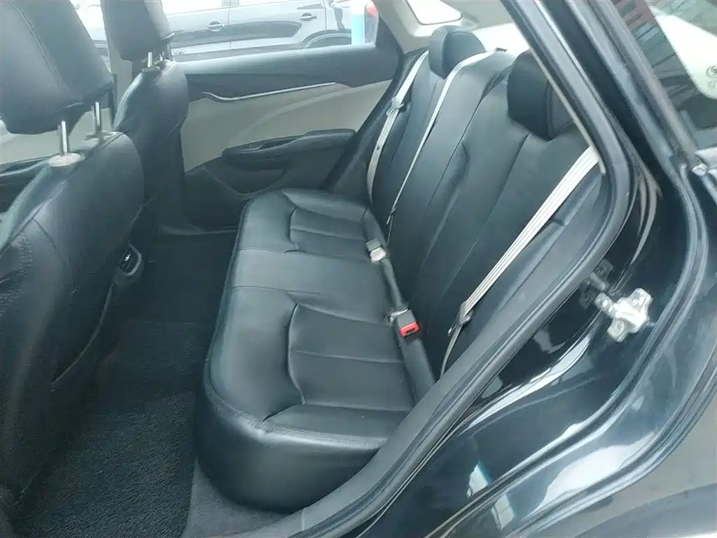 Buick Excelle 2015 15N Automatic Progressive фото 17