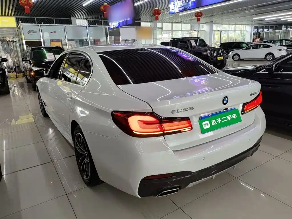 BMW 5 Series 2022 525Li M Sport Package фото 23