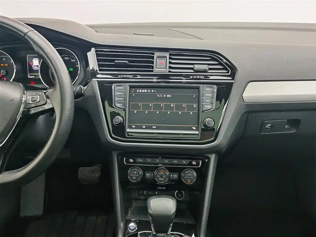 Volkswagen Tiguan L 2018 380TSI Automatic AWD Luxury Edition фото 12