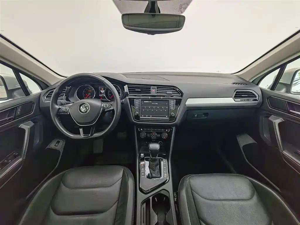 Volkswagen Tiguan L 2018 380TSI Automatic AWD Luxury Edition фото 5