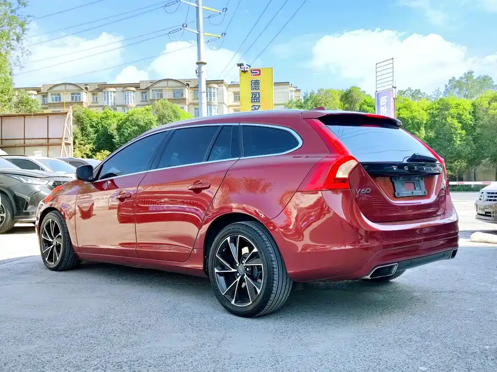 Фото 6 - Volvo V60