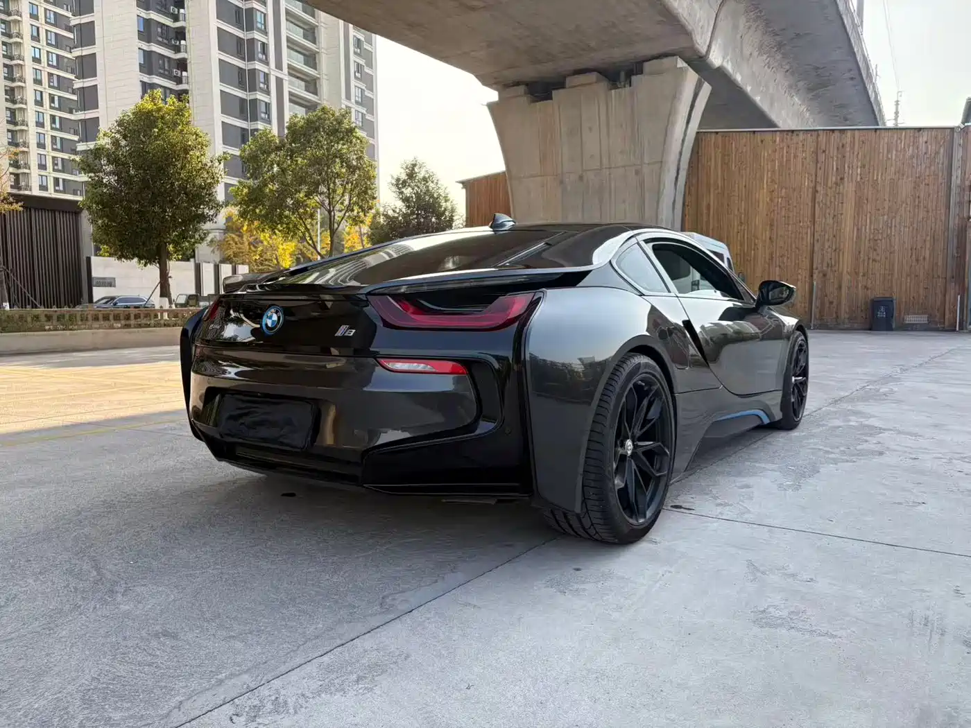 BMW I8