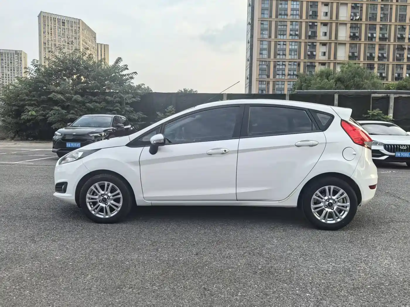Ford Fiesta 2015 2013 Sedan 1.5L Automatic Elegance Model