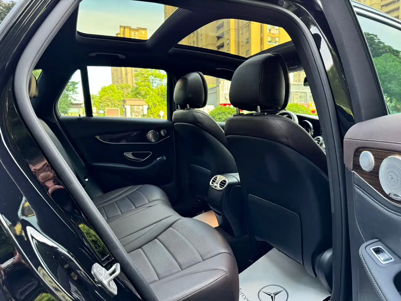 Mercedes-Benz GLC 2018 GLC 260 4MATIC Luxury фото 14