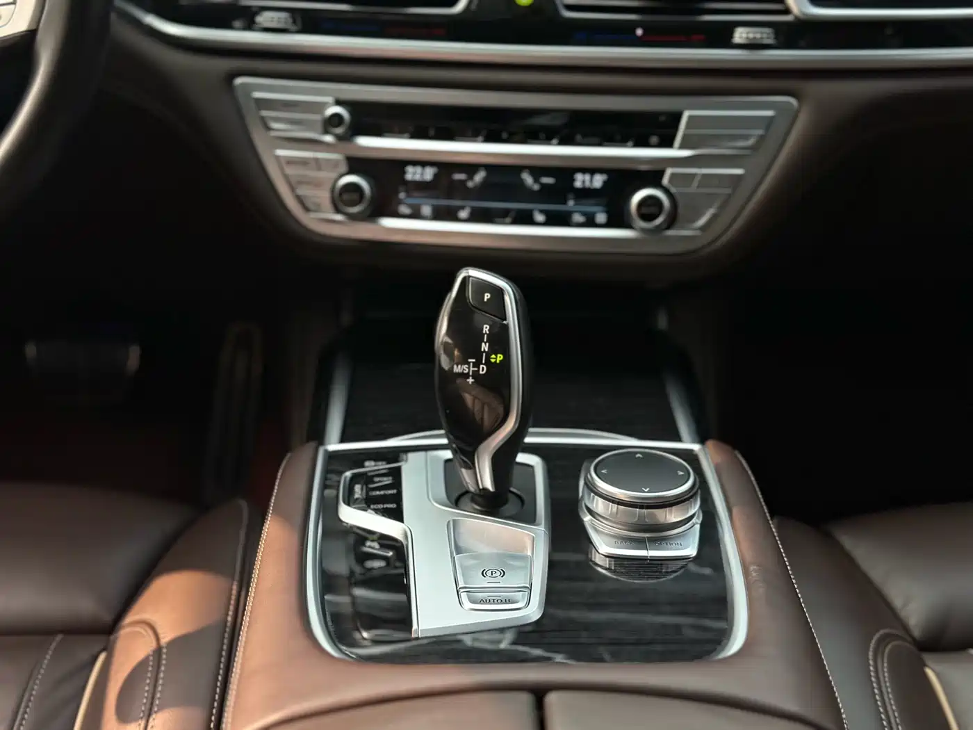 BMW 7 Series 2021 Model 730Li M Sport Package фото 9