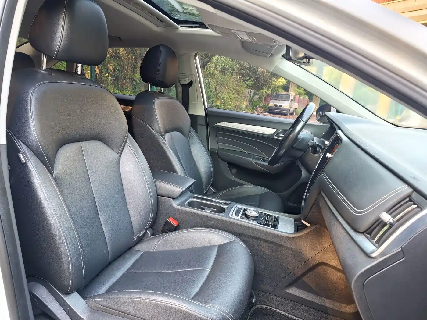 Roewe i6 New Energy 2018 2017 45T Hybrid Connected Smart Premium Edition