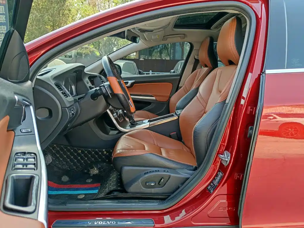 Фото 7 - Volvo V60