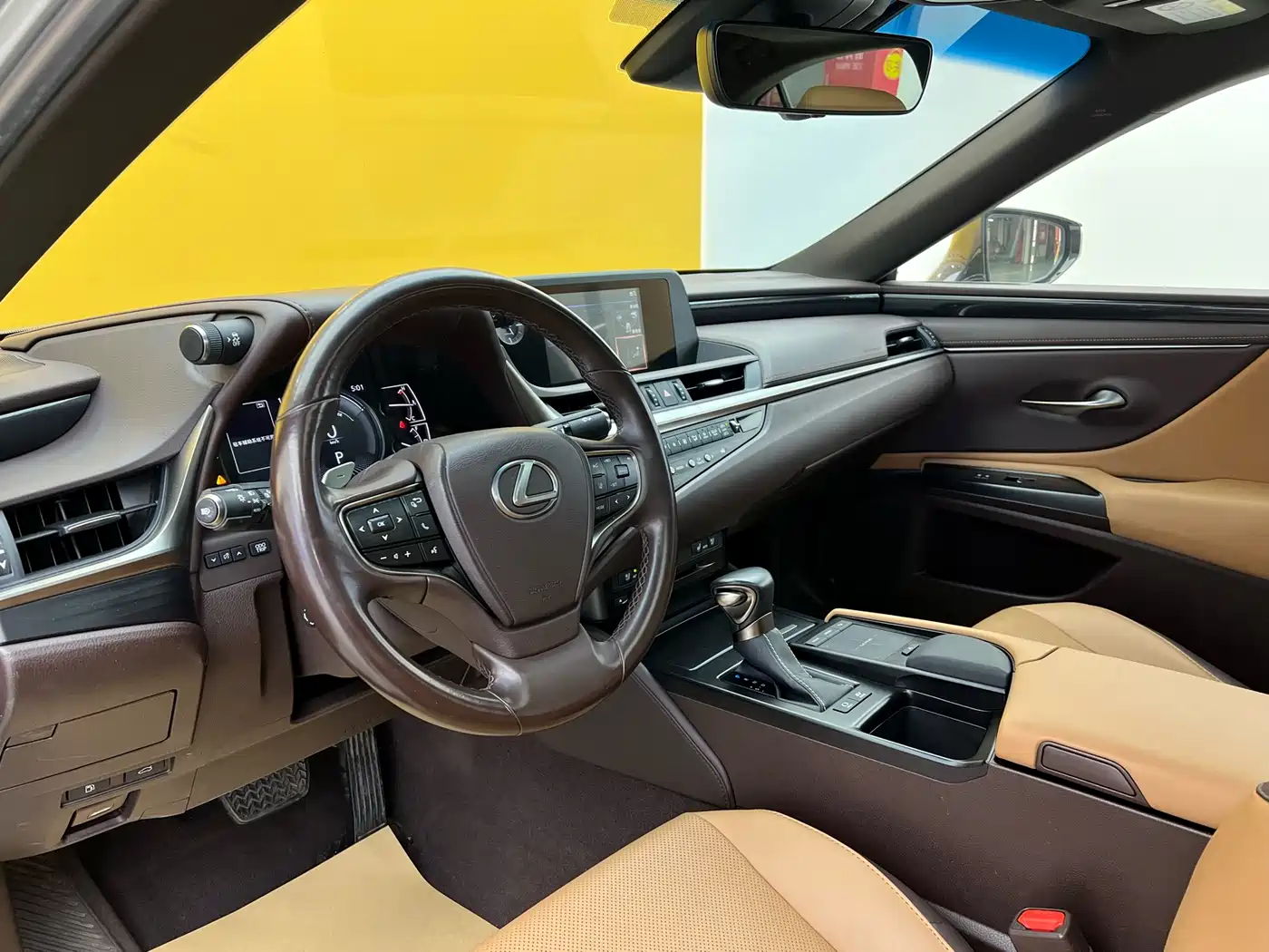 Lexus ES 2020 300h Ultimate Edition фото 4