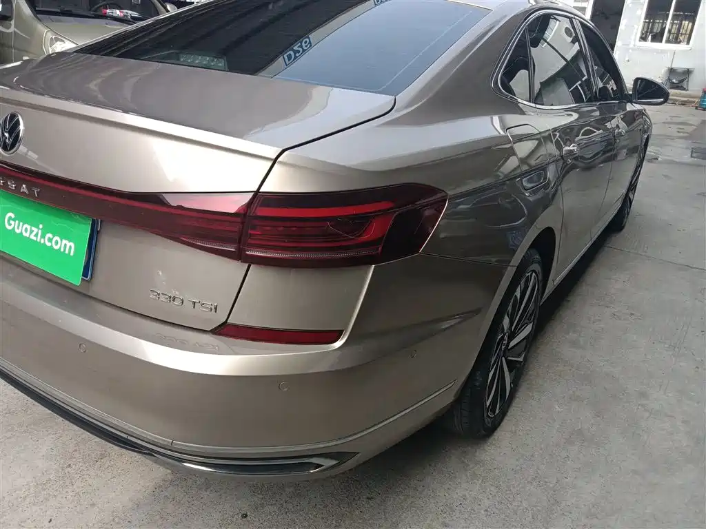 Volkswagen Passat 2022 330TSI Premium Edition фото 8