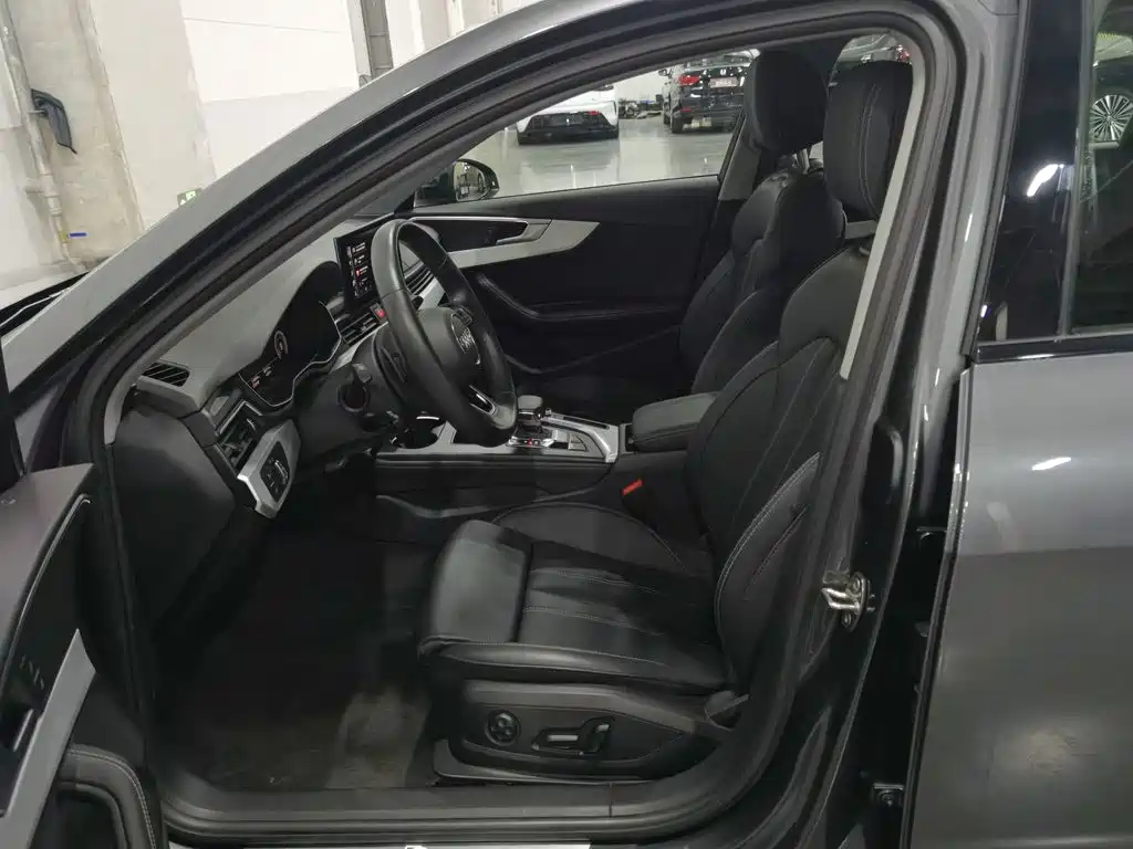 Фото 10 - Audi A4L