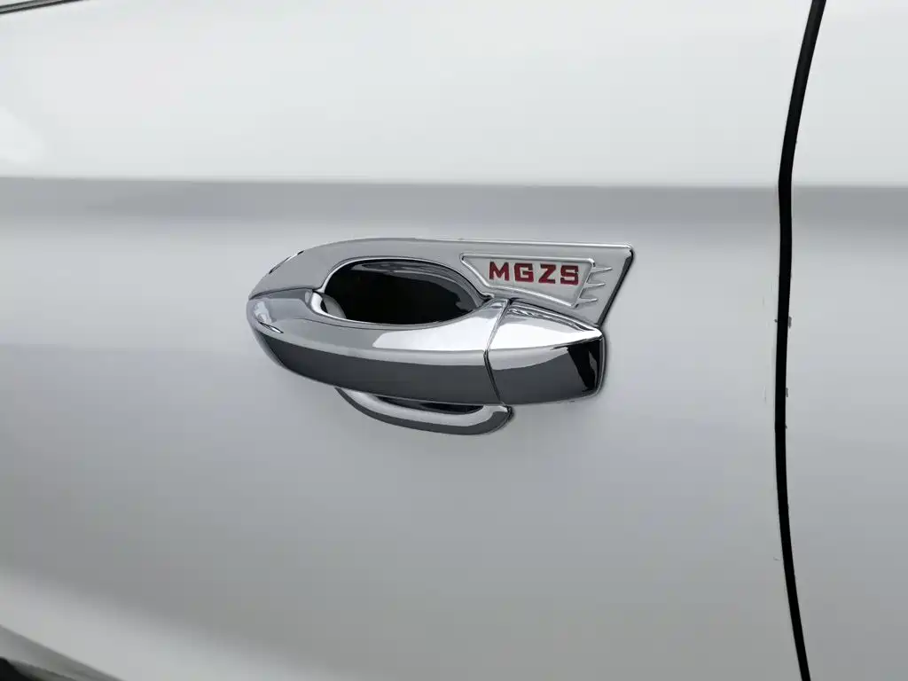 MG ZS 2019 2019 1.5L Manual 65-inch Panoramic Sunroof Global Edition (China VI)