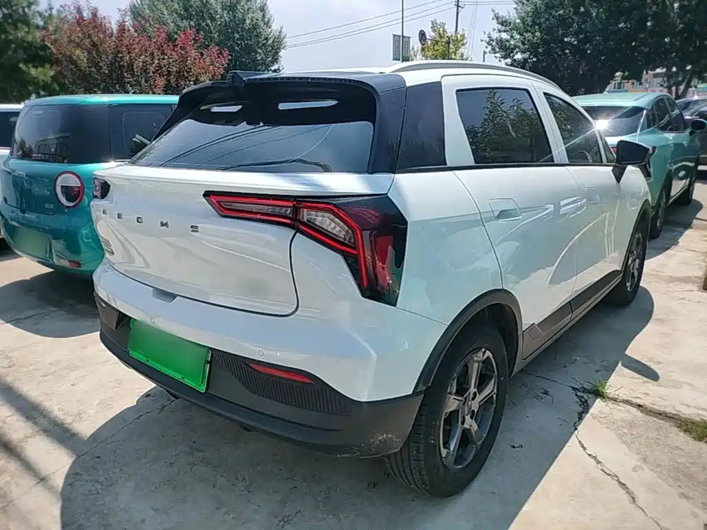 Фото 7 - Geely Geometry E Firefly