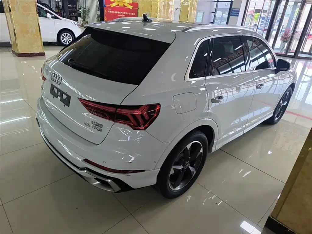 Audi Q3 2024 35 TFSI Fashion Sport фото 7
