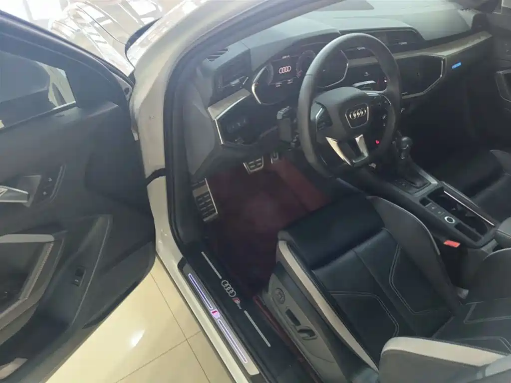Audi Q3 2024 35 TFSI Fashion Sport фото 16