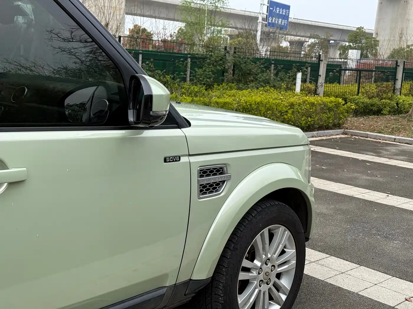 Land Rover Discovery 2014 3.0 SC V6 HSE Luxury фото 14