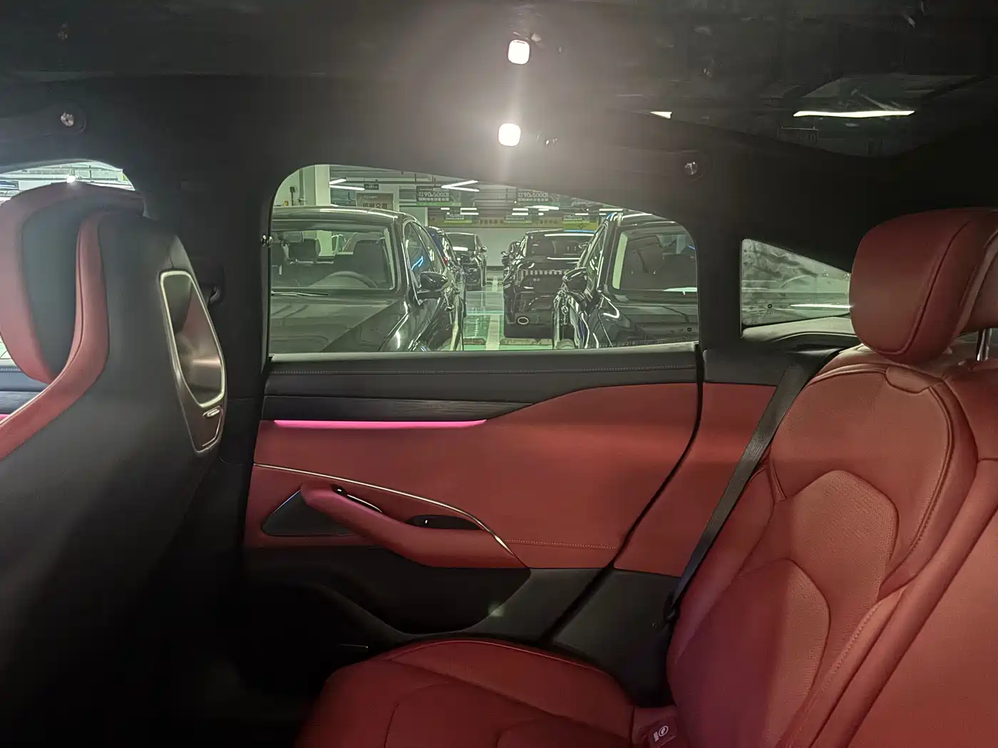 Xiaomi Auto Xiaomi SU7 2024 AWD Extended Range Advanced Smart Driving Max Edition фото 10