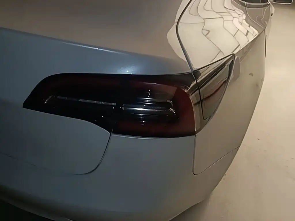 Tesla Model 3 (Import) 2019 2019 Long Range RWD Version