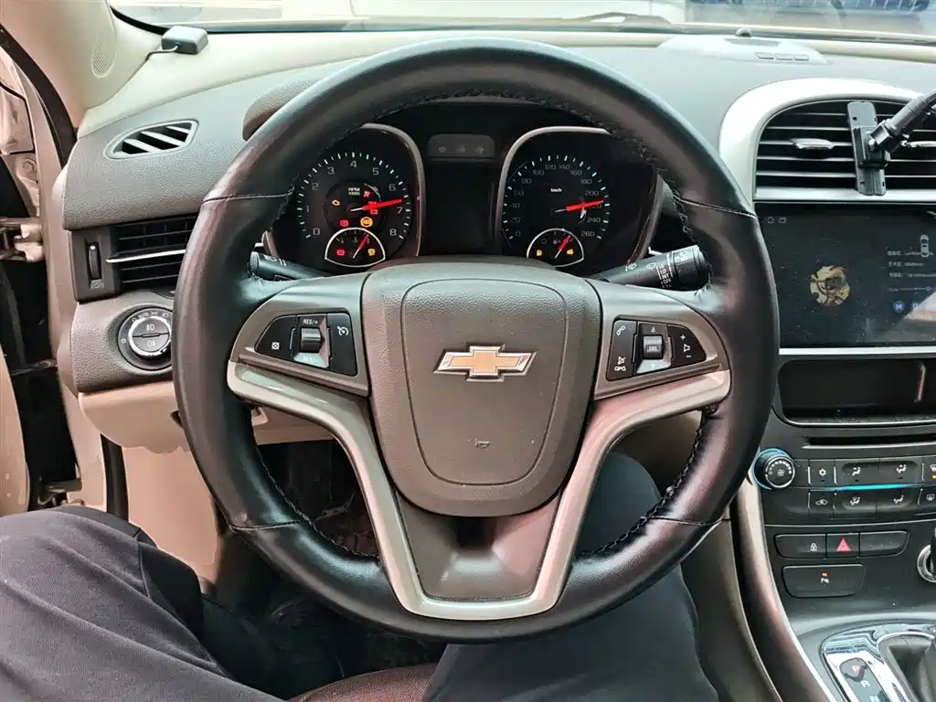 Chevrolet Malibu 2014 2.0L Automatic Comfort фото 11