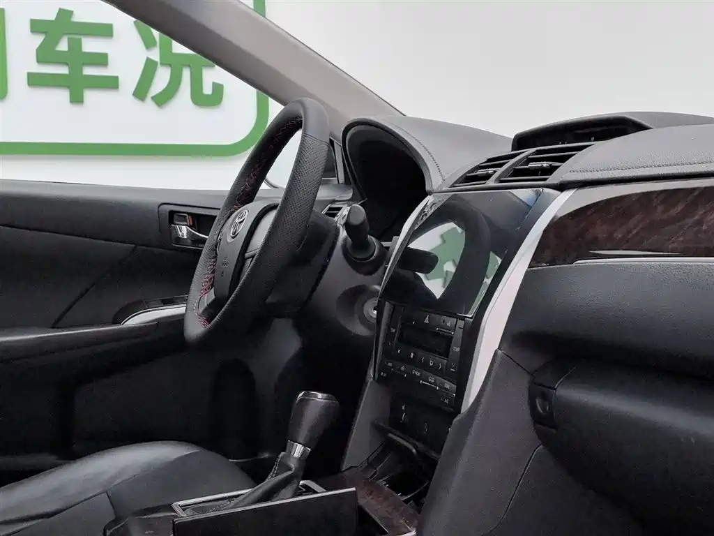 Toyota Camry 2016 2.0G 10th Anniversary Leading Edition фото 22