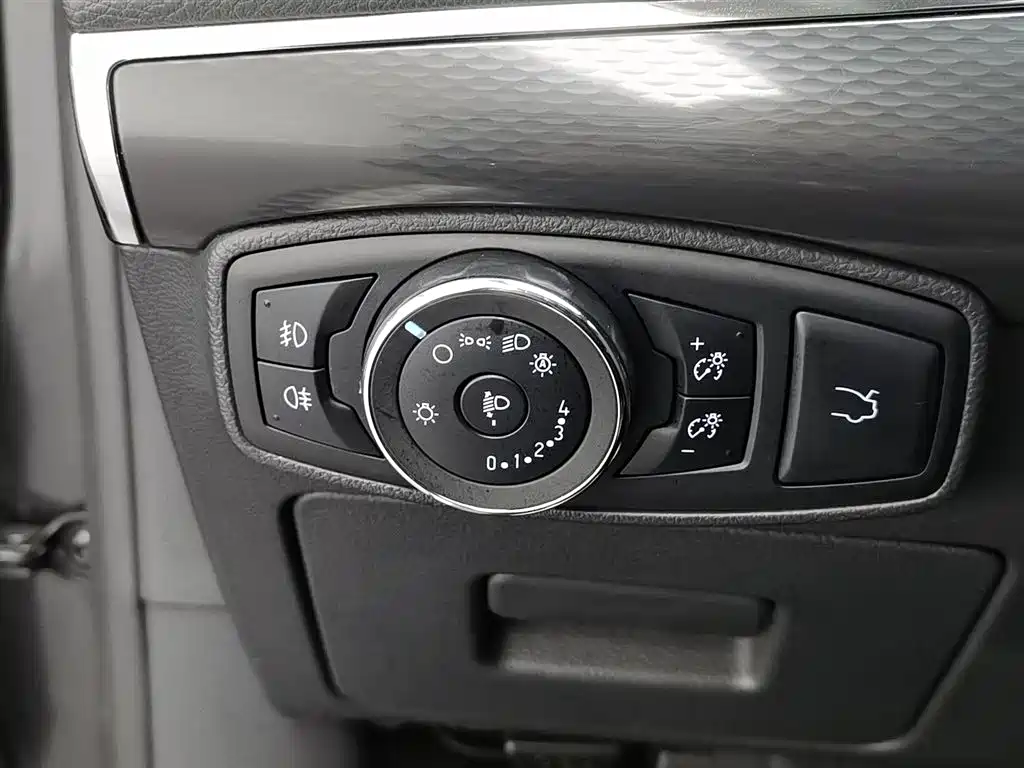 Ford Taurus 2016 EcoBoost 180 Luxury фото 21