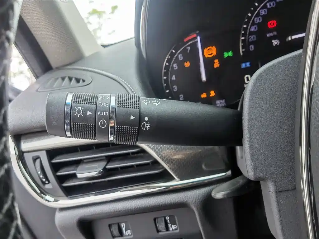 Cadillac ATS-L 2017 28T Technology фото 21