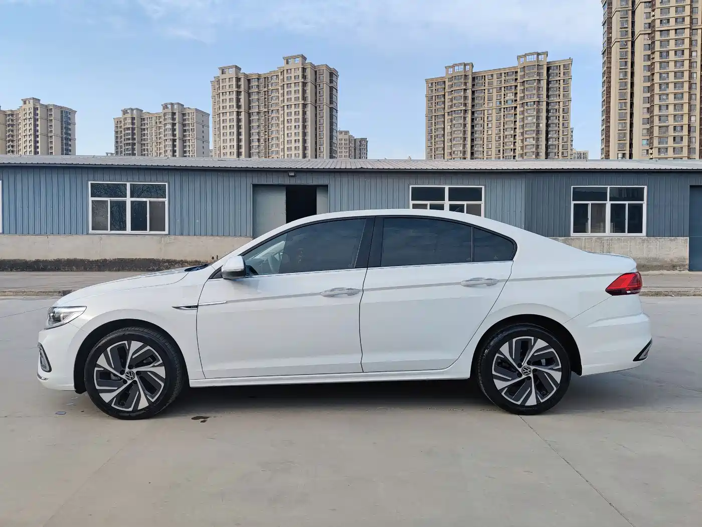 Volkswagen Bora 2024 300TSI DSG Premium Ride Edition фото 5